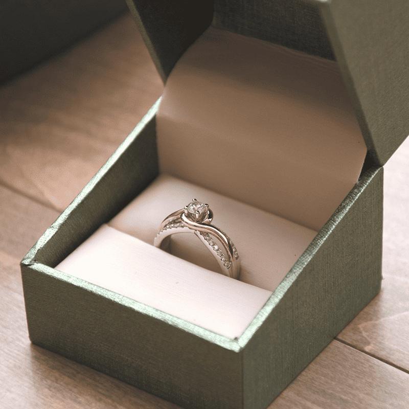 Classic Gold Engagement Ring with Diamond